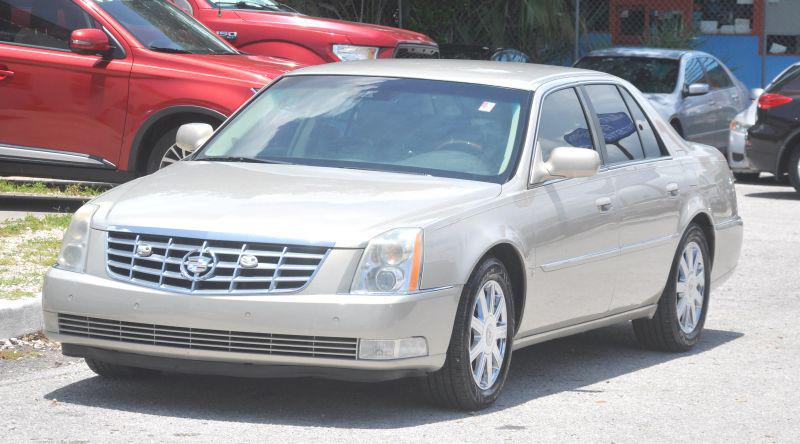 2008 Cadillac DTS w/1SD for sale in Tampa, FL