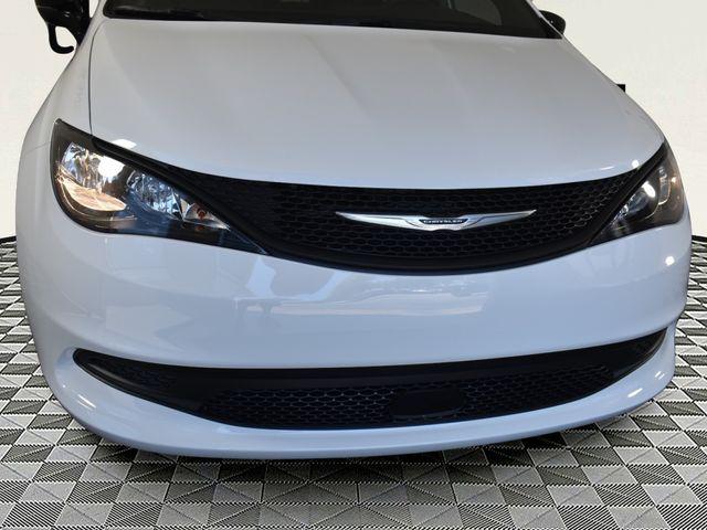 2027 Chrysler Pacifica LX