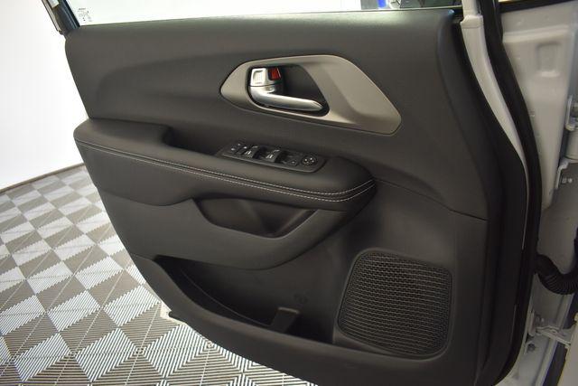 2027 Chrysler Pacifica LX