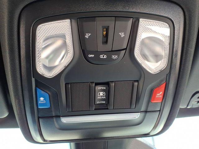 2026 Ram 1500 Warlock Crew Cab 4x4 5'7" Box