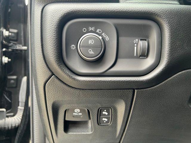 2023 Ram 1500 Big Horn Crew Cab 4x4 57 Box