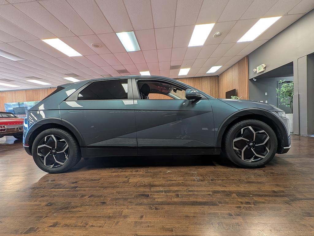View vehicle photo 4