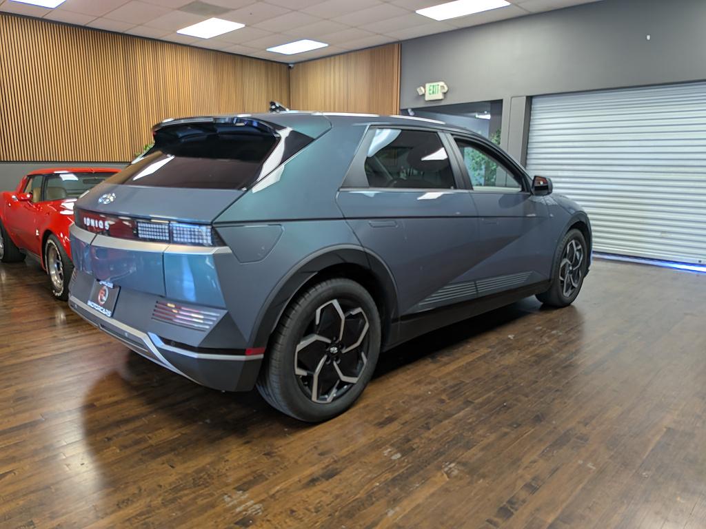 View vehicle photo 5