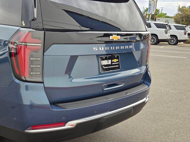 2025 Chevrolet Suburban LS - Photo 5