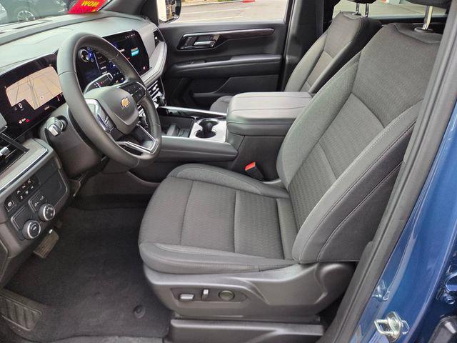 2025 Chevrolet Suburban LS - Photo 10