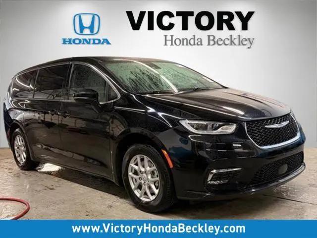 2025 Chrysler Pacifica Select for sale in Beckley, WV