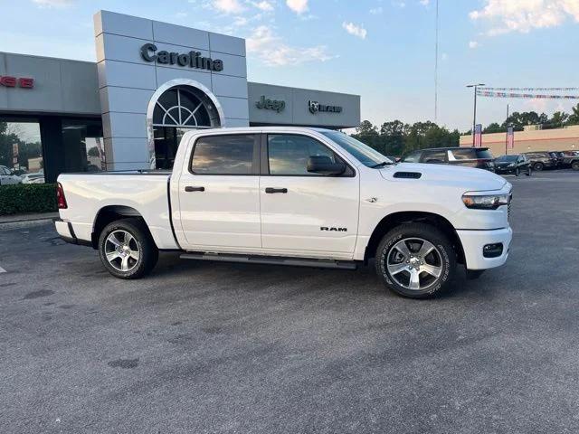 2026 RAM 1500 RAM 1500 EXPRESS CREW CAB 4X2 57 BOX