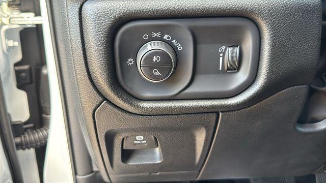 2026 Ram 1500 Express Crew Cab 4x4 57 Box