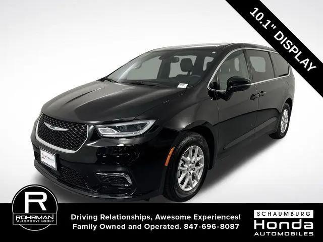 2025 Chrysler Pacifica Select for sale in Schaumburg, IL