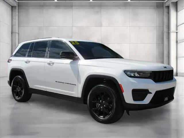 2025 Jeep Grand Cherokee Altitude 4x4 for sale in Gainesville, FL