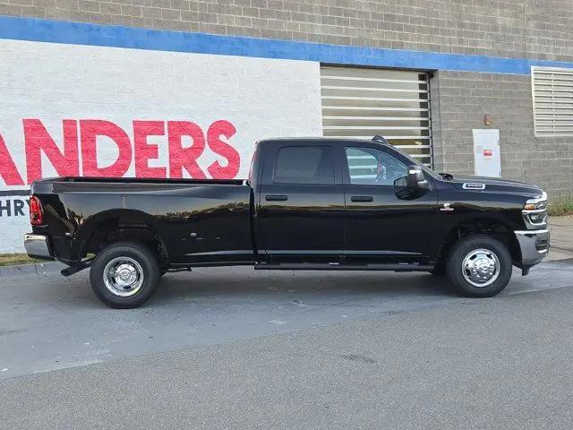 2026 Ram 3500 Tradesman Crew Cab 4x4 8 Box