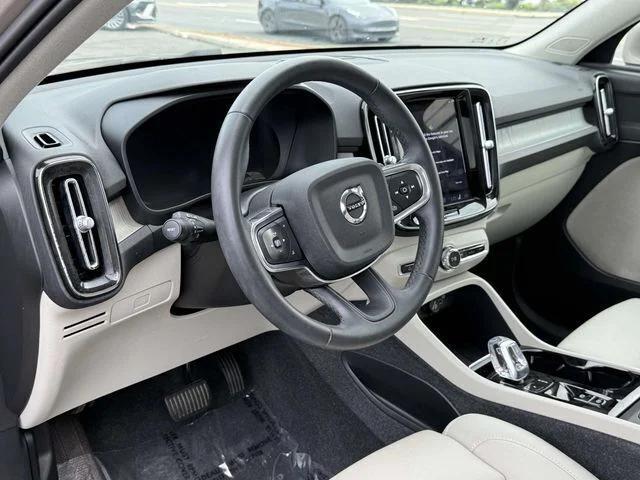 2024 Volvo XC40 B5 Plus Bright Theme 2024 Volvo XC40 B5 Plus Bright Theme
