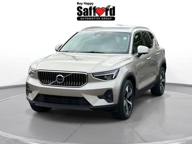2024 Volvo XC40 B5 Plus Bright Theme 2024 Volvo XC40 B5 Plus Bright Theme