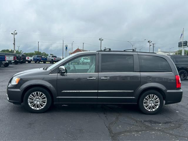 2016 Chrysler Town & Country Touring-L Anniversary Edition for sale in Mount Vernon, IL