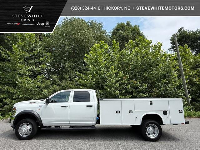 2026 RAM 5500 Chassis RAM 5500 TRADESMAN CHASSIS CREW CAB 4X4 84 CA