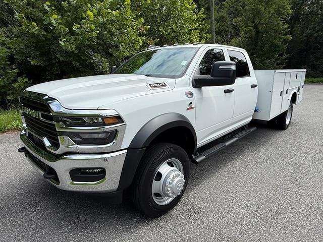 2026 RAM 5500 Chassis RAM 5500 TRADESMAN CHASSIS CREW CAB 4X4 84 CA