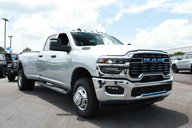 2026 RAM Ram 3500 RAM 3500 TRADESMAN CREW CAB 4X4 8 BOX