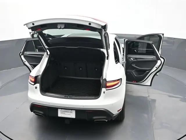 2024 Porsche Macan Macan