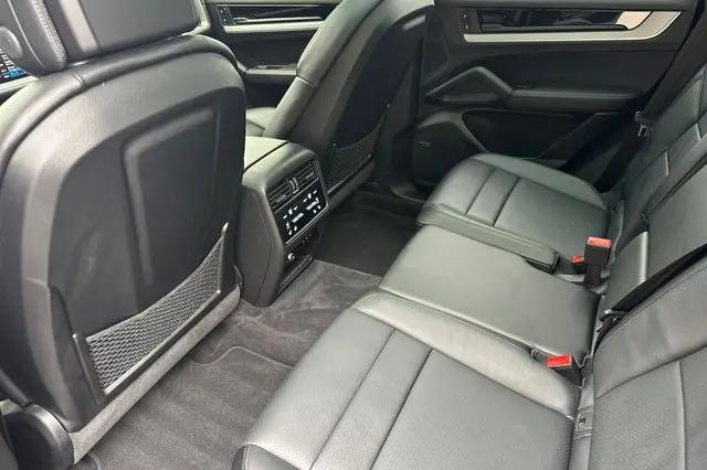 2024 Porsche Cayenne Cayenne