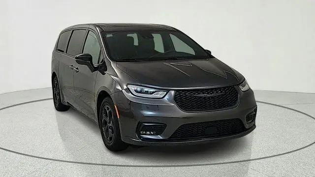2022 Chrysler Pacifica Hybrid Limited for sale in Irving, TX