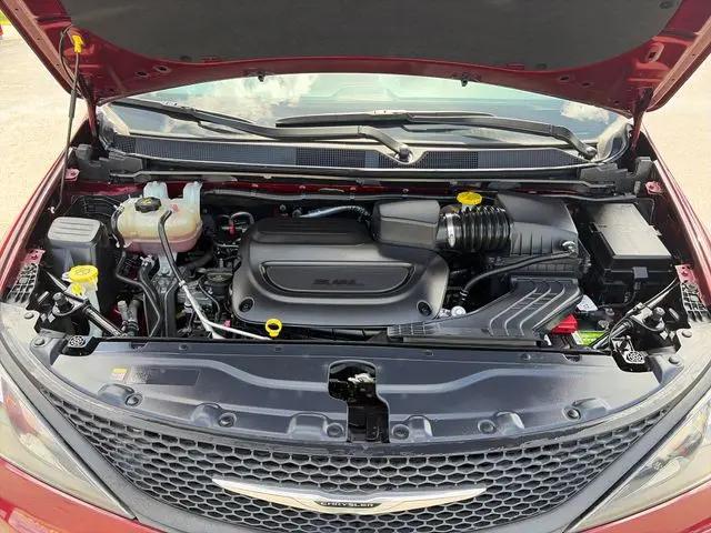 2023 Chrysler Voyager LX