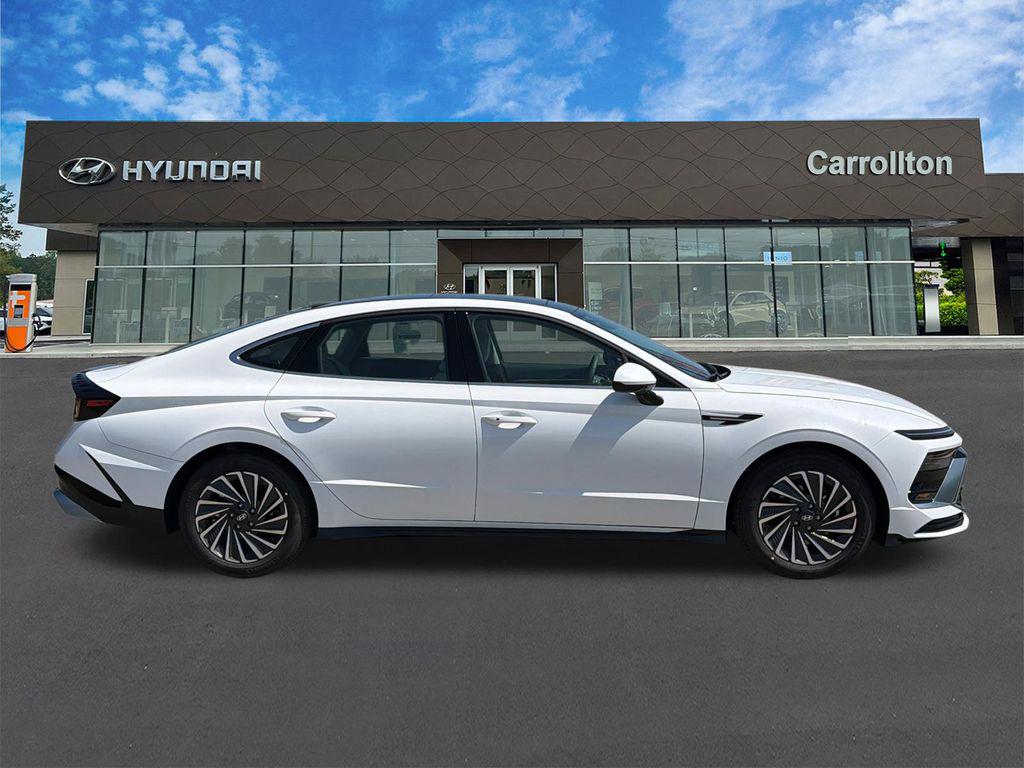 New 2026 White Hyundai SEL image 5