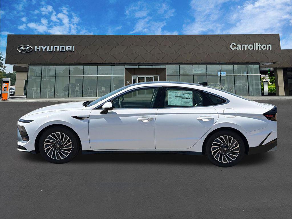 New 2026 White Hyundai SEL image 9
