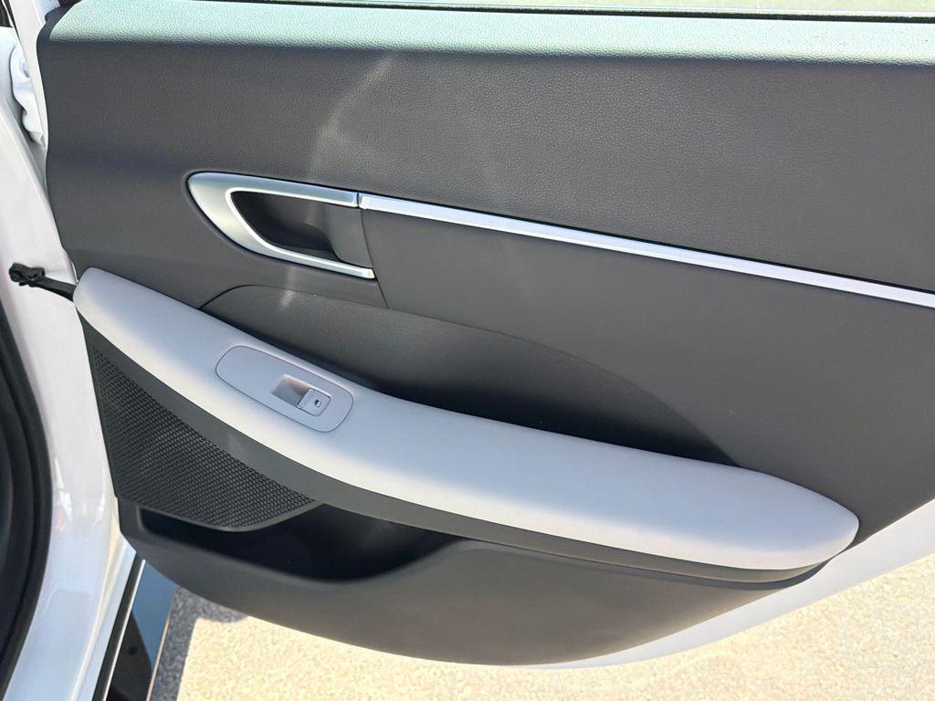 New 2026 White Hyundai SEL image 17