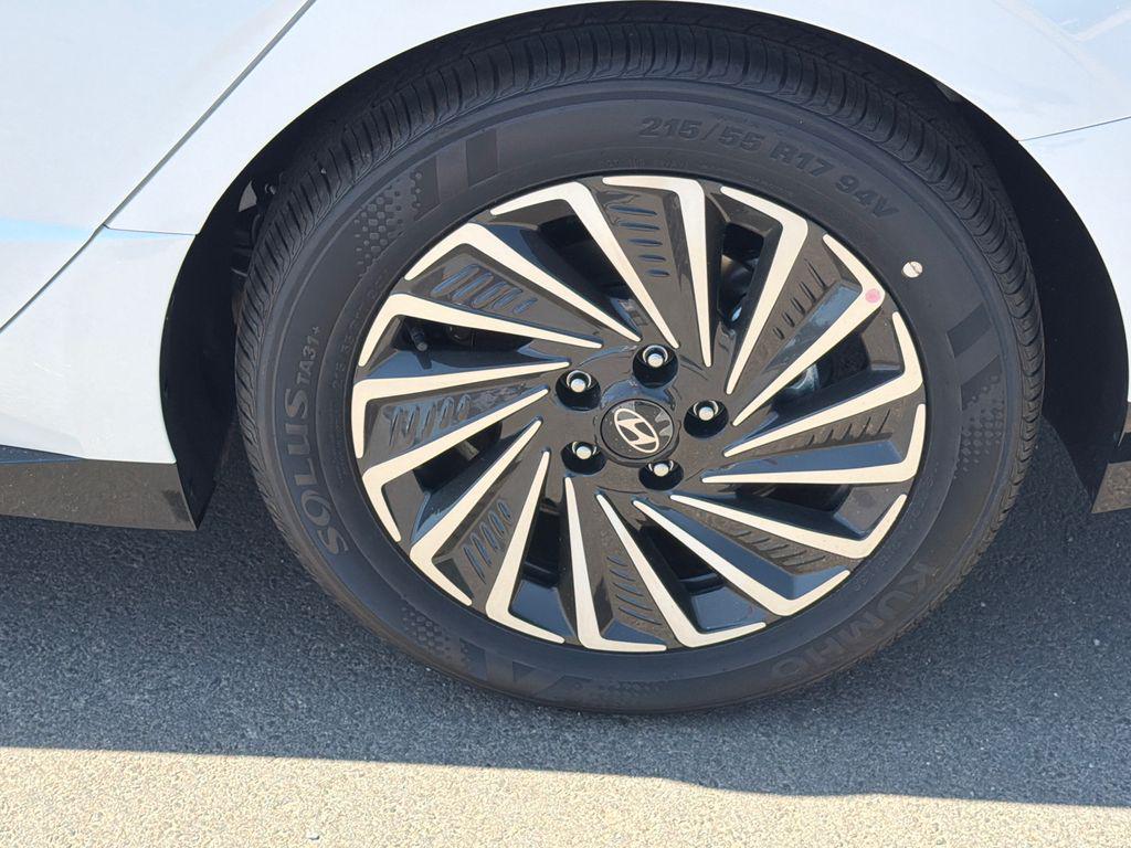 New 2026 White Hyundai SEL image 20