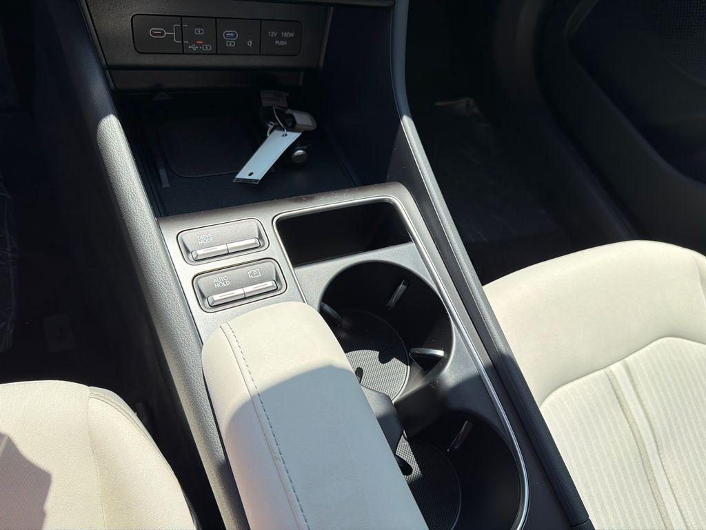 New 2026 White Hyundai SEL image 32