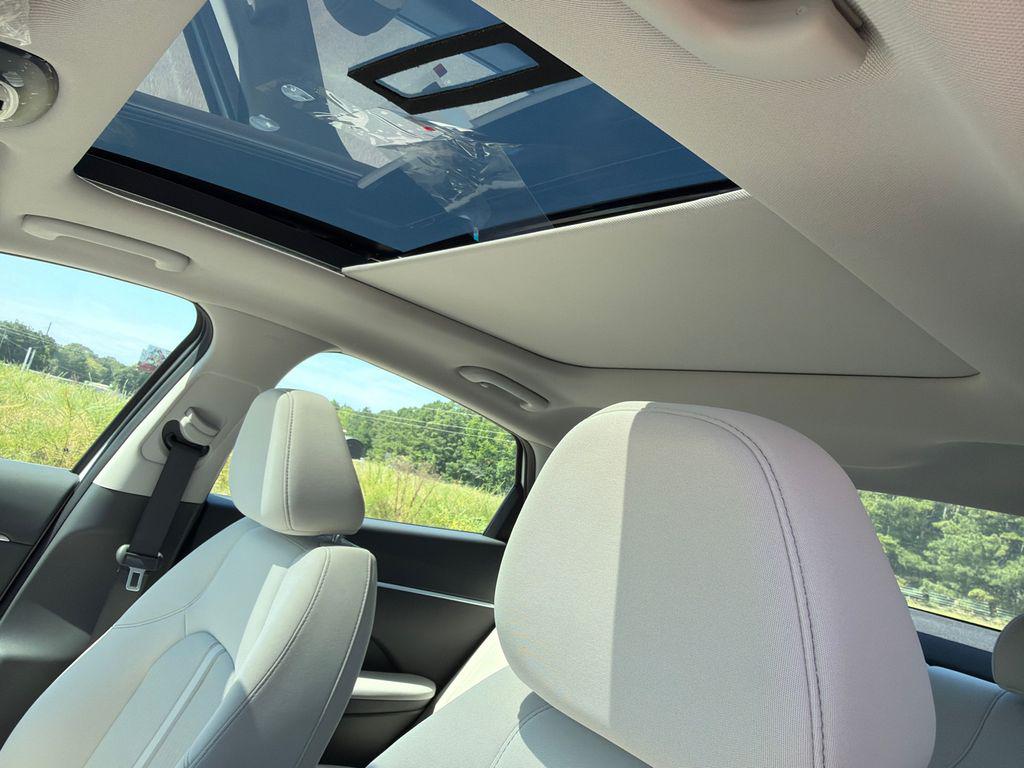 New 2026 White Hyundai SEL image 33