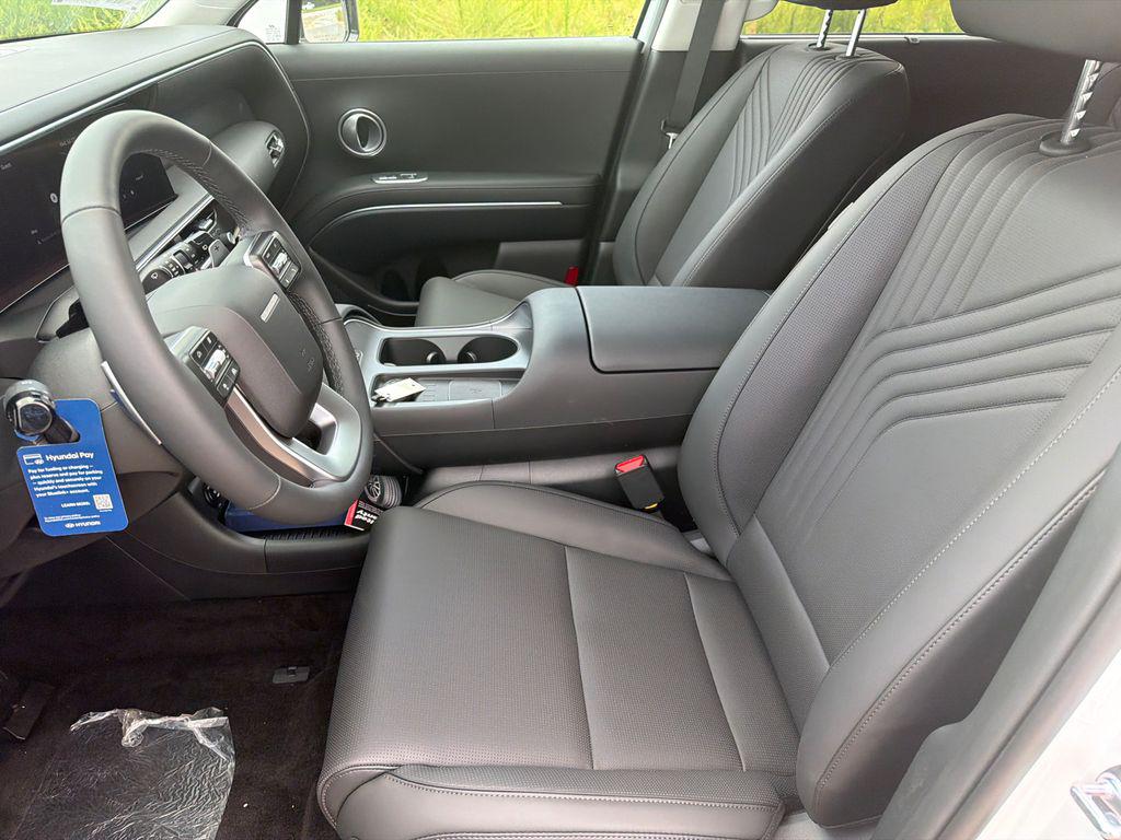 New 2026 White Hyundai SEL 7P image 10