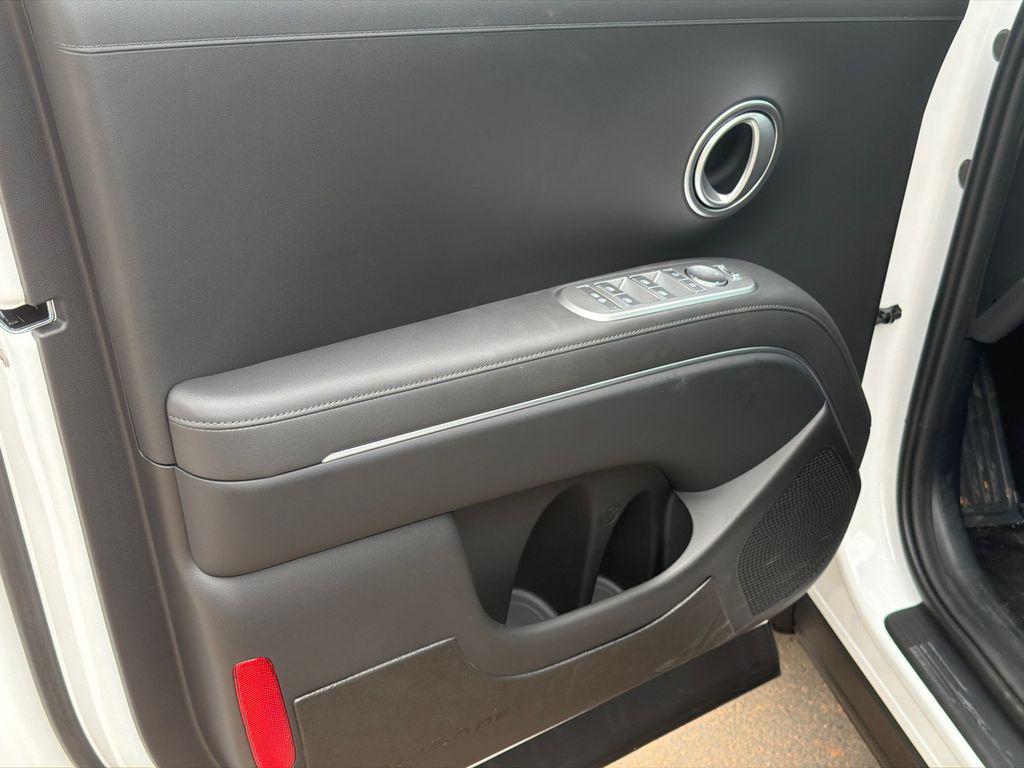 New 2026 White Hyundai SEL 7P image 11