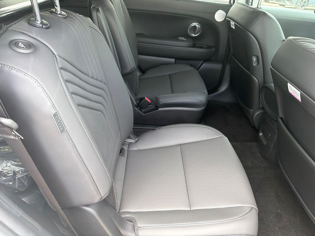 New 2026 White Hyundai SEL 7P image 16