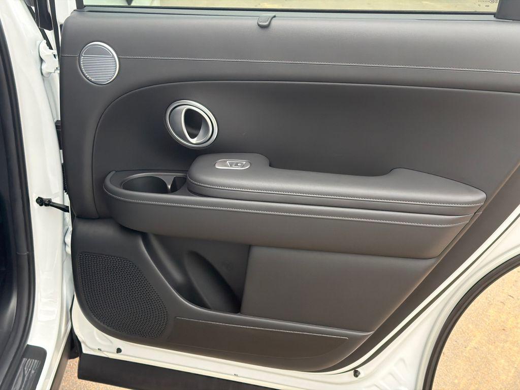 New 2026 White Hyundai SEL 7P image 17