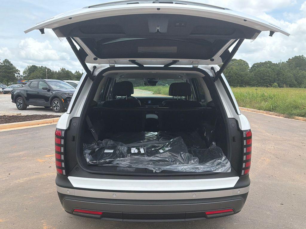 New 2026 White Hyundai SEL 7P image 19