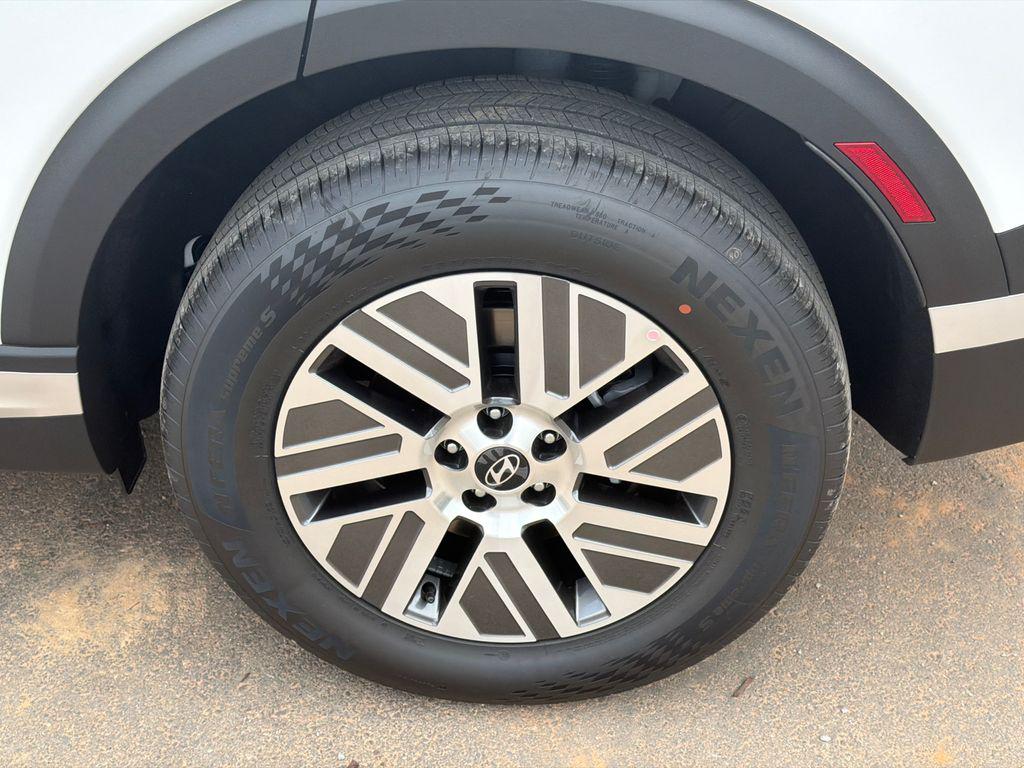 New 2026 White Hyundai SEL 7P image 20