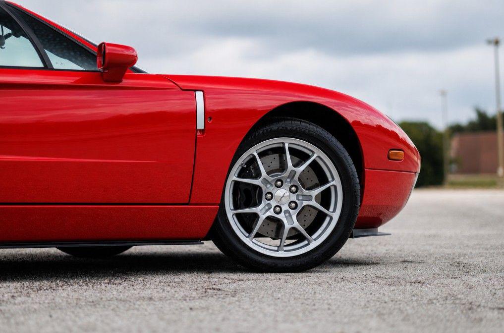 2005 Ford GT Base - Photo 11