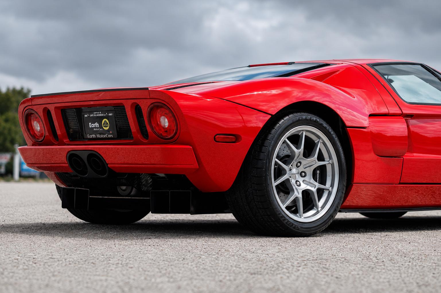 2005 Ford GT Base - Photo 12