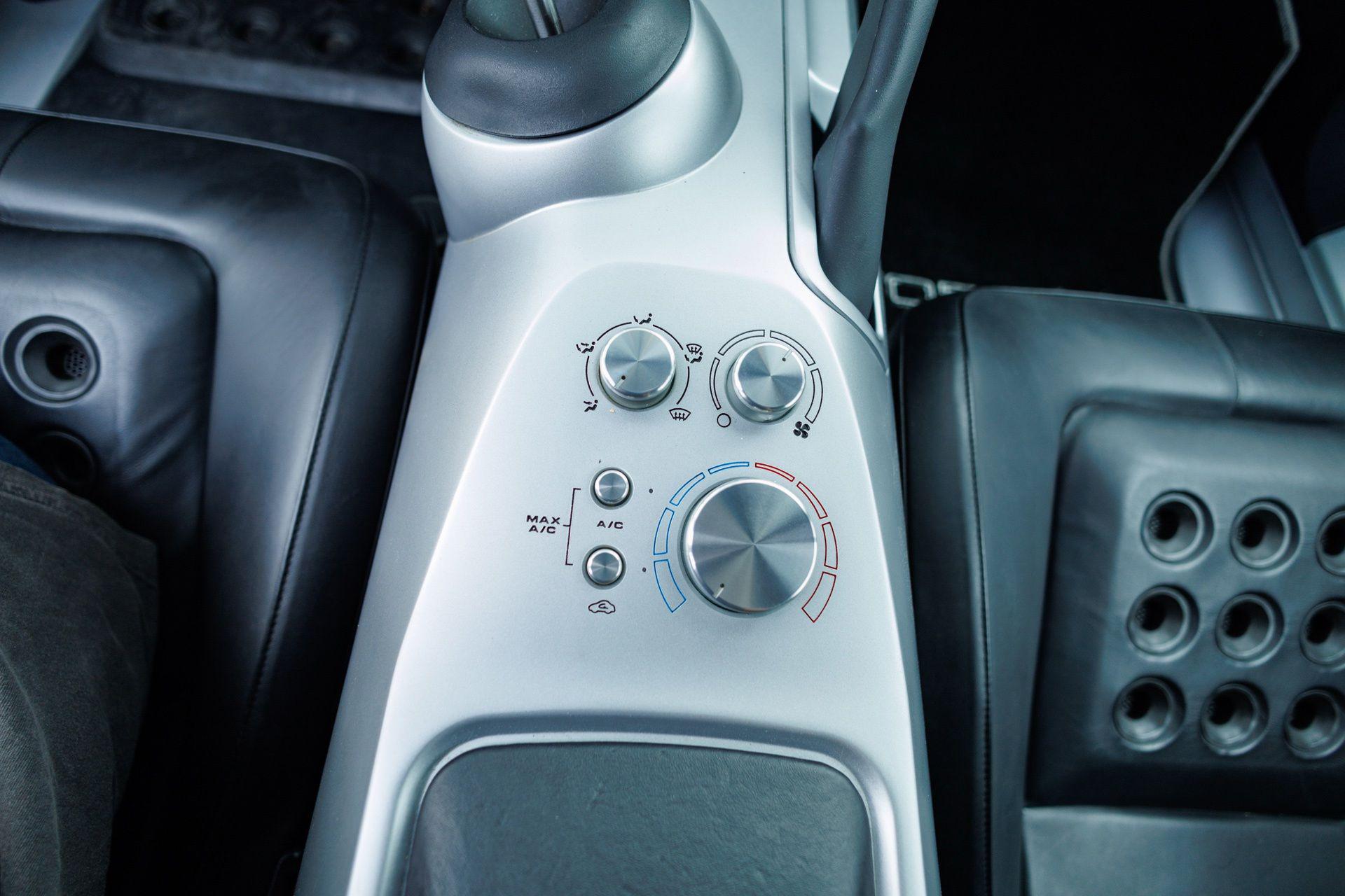 2005 Ford GT Base - Photo 40