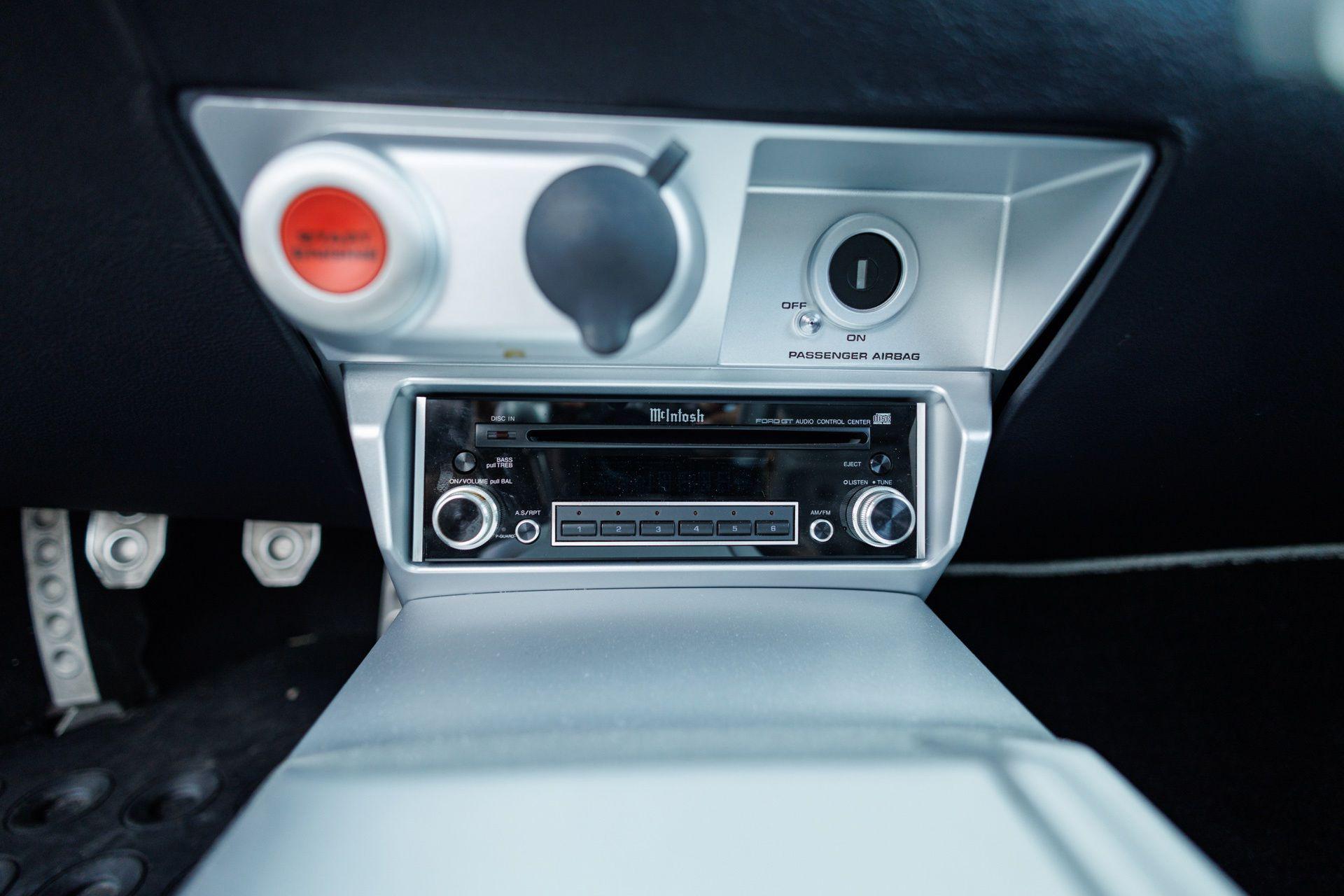 2005 Ford GT Base - Photo 43