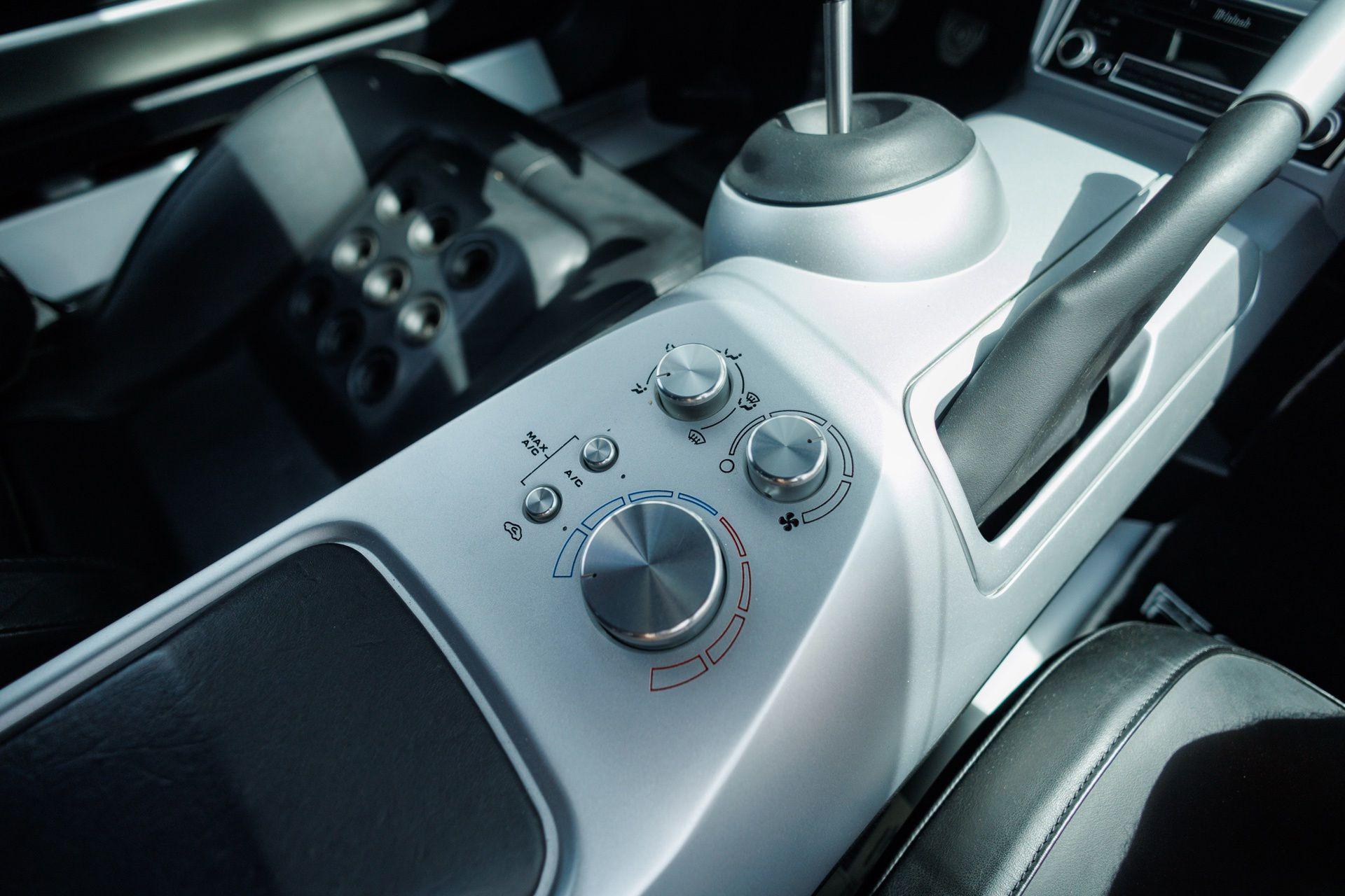 2005 Ford GT Base - Photo 46