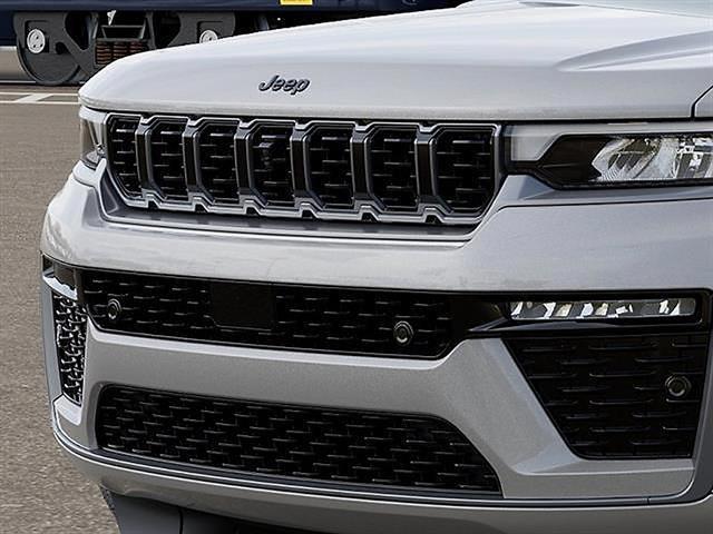 New 2026 Jeep Grand Cherokee Summit 4x4 For Sale in East Hanover, NJ