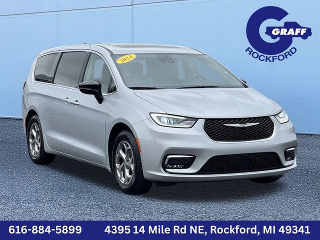 2024 Chrysler Pacifica Limited for sale in Rockford, MI