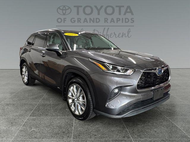 2022 Toyota Highlander Hybrid Limited for sale in Grand Rapids, MI