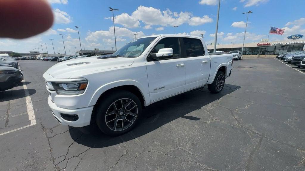 View vehicle photo 4