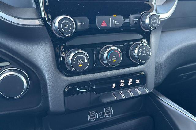 2026 Ram 1500 Express Crew Cab 4x4 57 Box