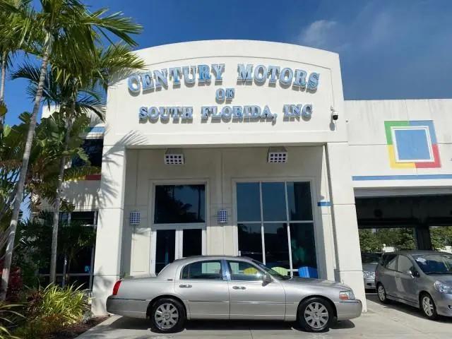2005 Lincoln Town Car Signature Limited for sale in Pompano Beach, FL