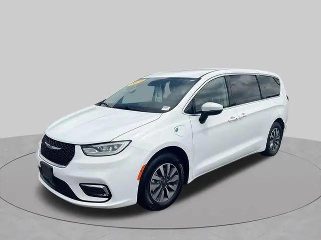 2023 Chrysler Pacifica Hybrid Touring L for sale in Fort Wayne, IN