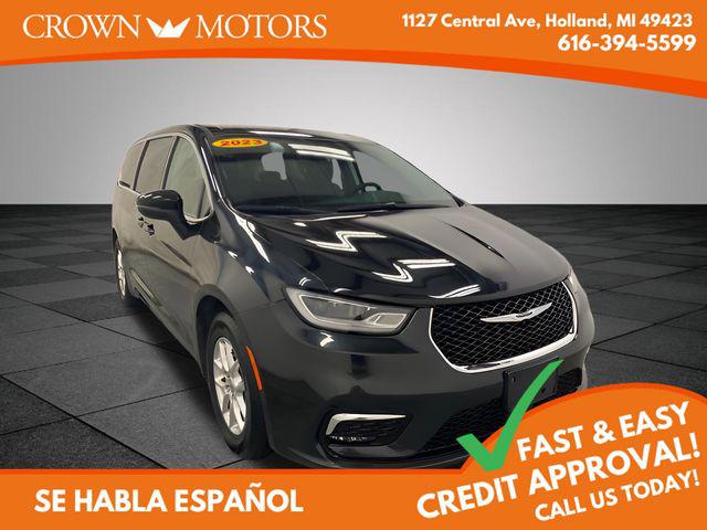 2023 Chrysler Pacifica Touring L for sale in Holland, MI